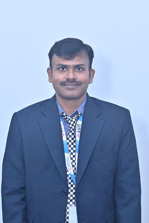 Dr. R. Elankavi